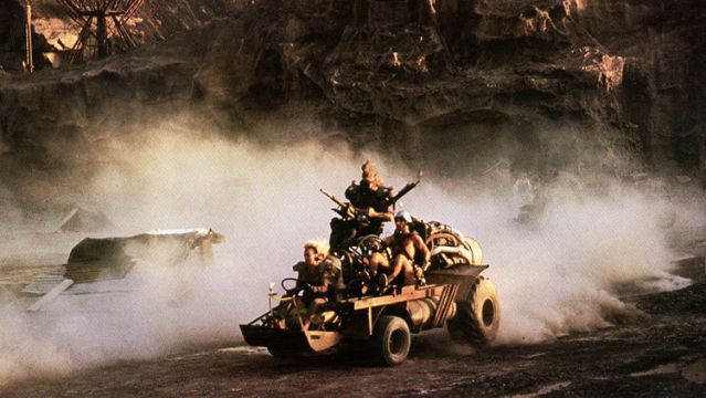 Morre George Ogilvie, diretor de ‘Mad Max 3’ e mentor de Russel Crowe