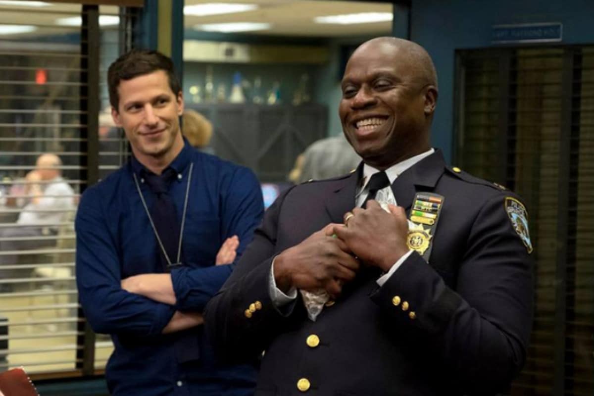 Novos episódios de Brooklyn Nine-Nine serão reescritos pra incluir movimento Black Lives Matter