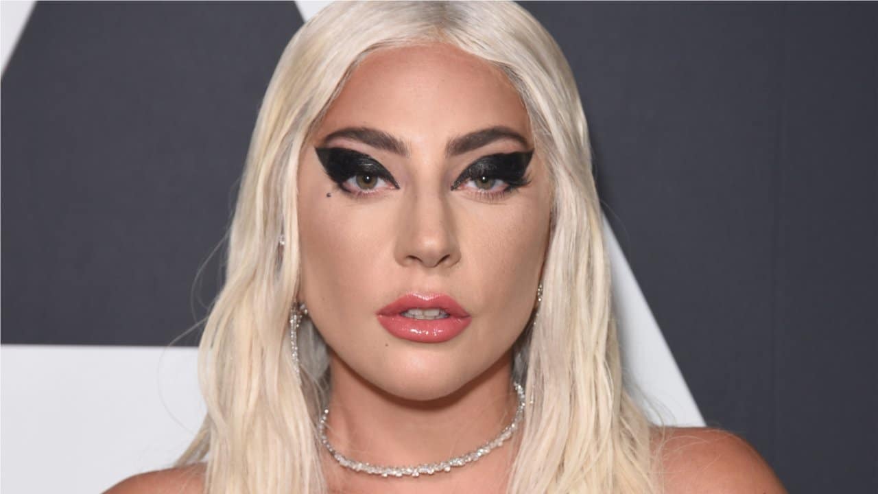 Lady Gaga está escrevendo um roteiro sobre sua própria vida