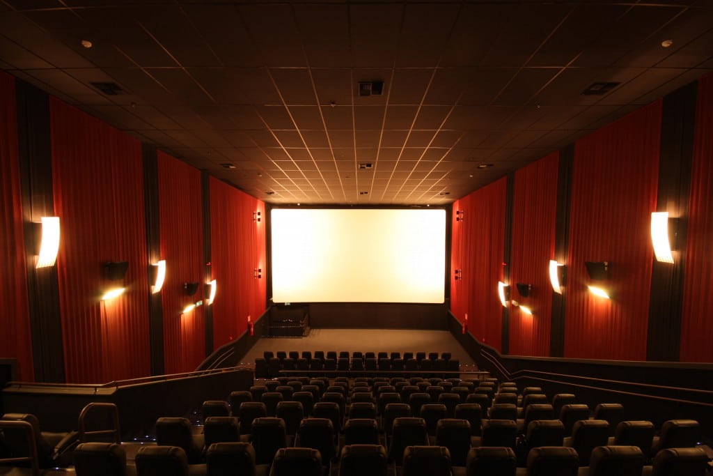 Cinemark pretende reduzir preço dos ingressos após reabertura dos cinemas