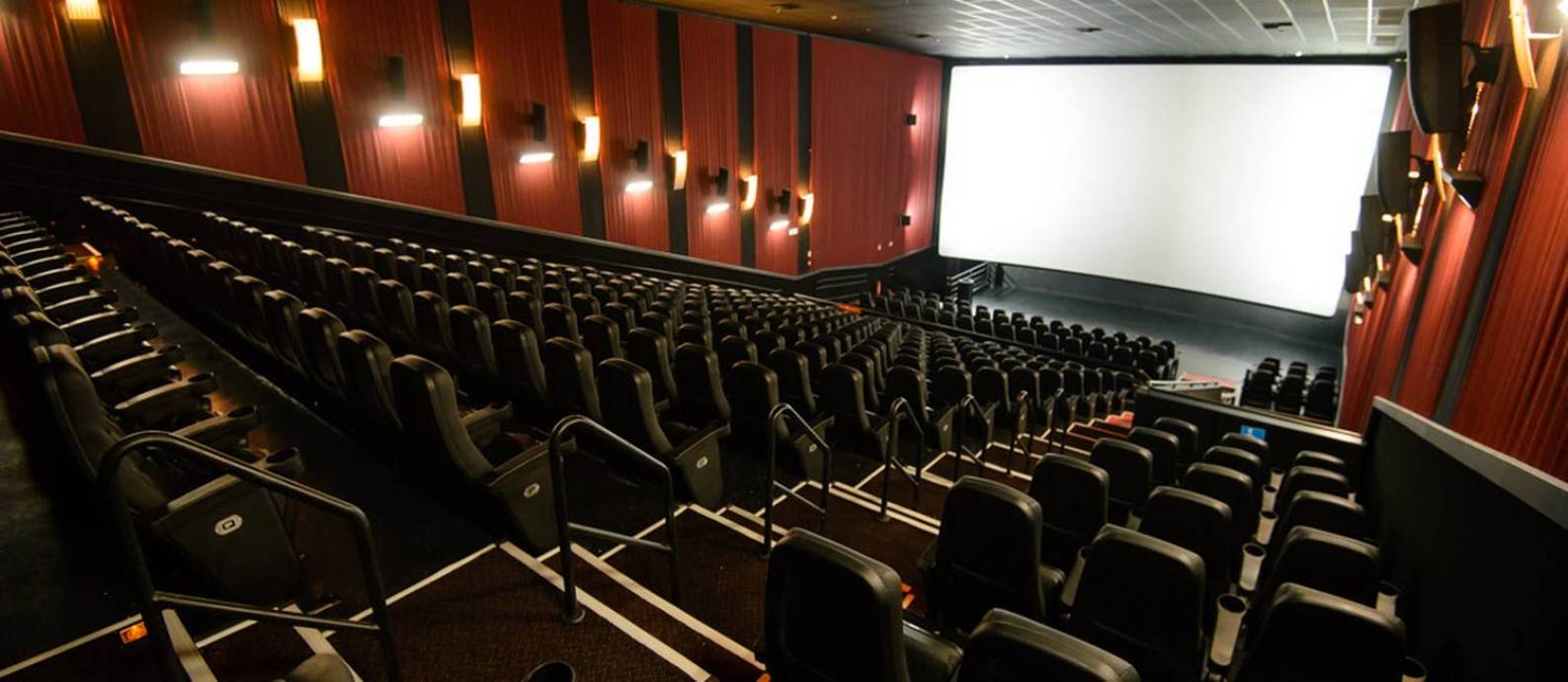 Fim da meia-entrada nos cinemas é discutida pelo Ministério da Economia