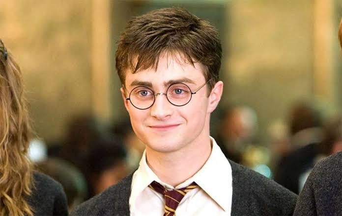 Daniel Radcliffe explica como quebrou 80 varinhas em Harry Potter