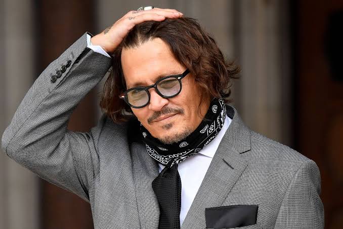 Johnny Depp sofre nova derrota no tribunal e terá  que pagar 100 milhões a Amber Heard