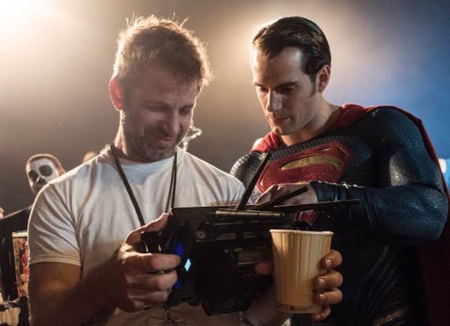 Zack Snyder entra na campanha pelo retorno de Henry Cavill como Superman