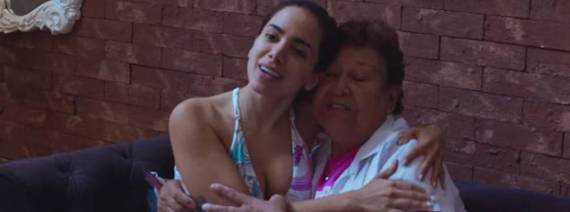 Fã idosa processa Anitta e Netflix por uso de imagem em documentário