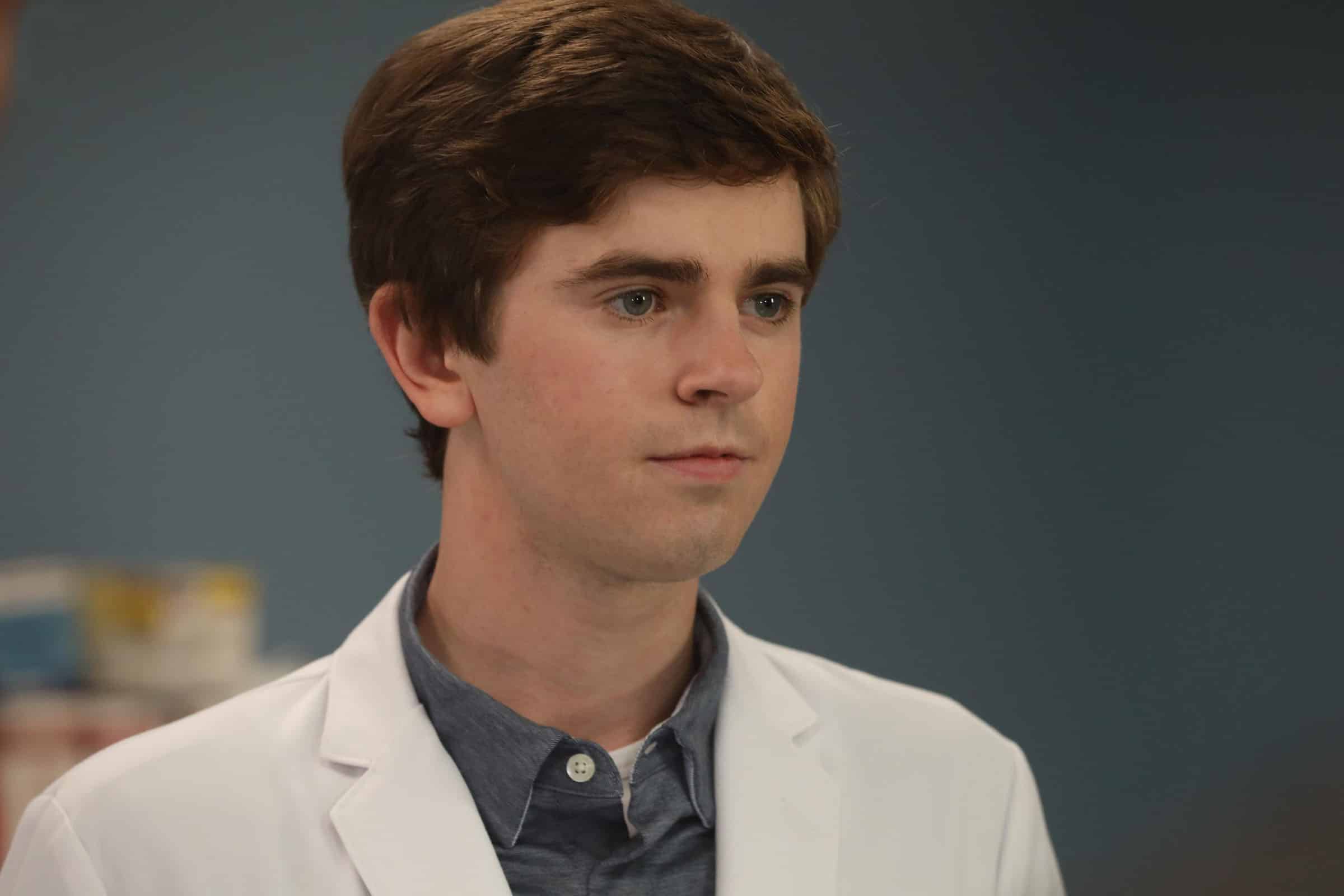 Freddie Highmore será estrela de filme de ação com assalto ao Banco Central da Espanha