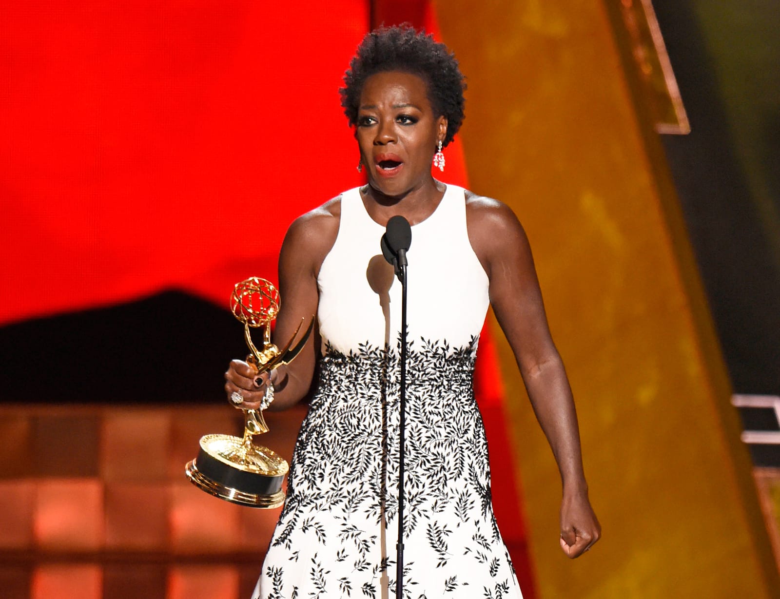 Viola Davis critica racismo em Hollywood: “só me chamam para papel de empregada”