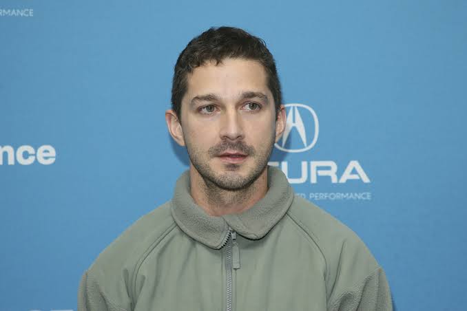 Shia LaBeouf atirou em cachorros na rua para ‘entrar no personagem’