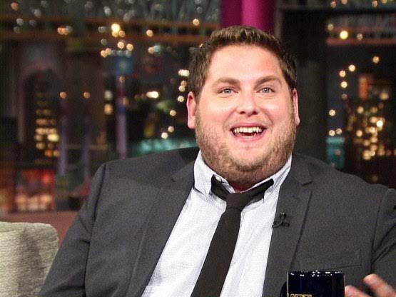 Jonah Hill diz que não tirou sua camisa por 30 anos pela pressão da imprensa em seu peso