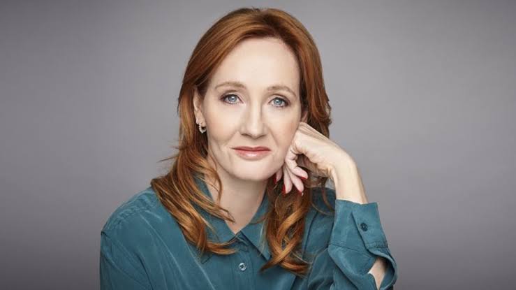 Atriz de Harry Potter foi obrigada por J.K. Rowling a esconder racismo que sofreu no filme