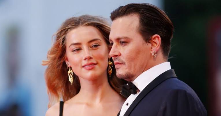 Amber Heard manda indireta para Johnny Depp em preparação de série de terror: “Amante do demônio