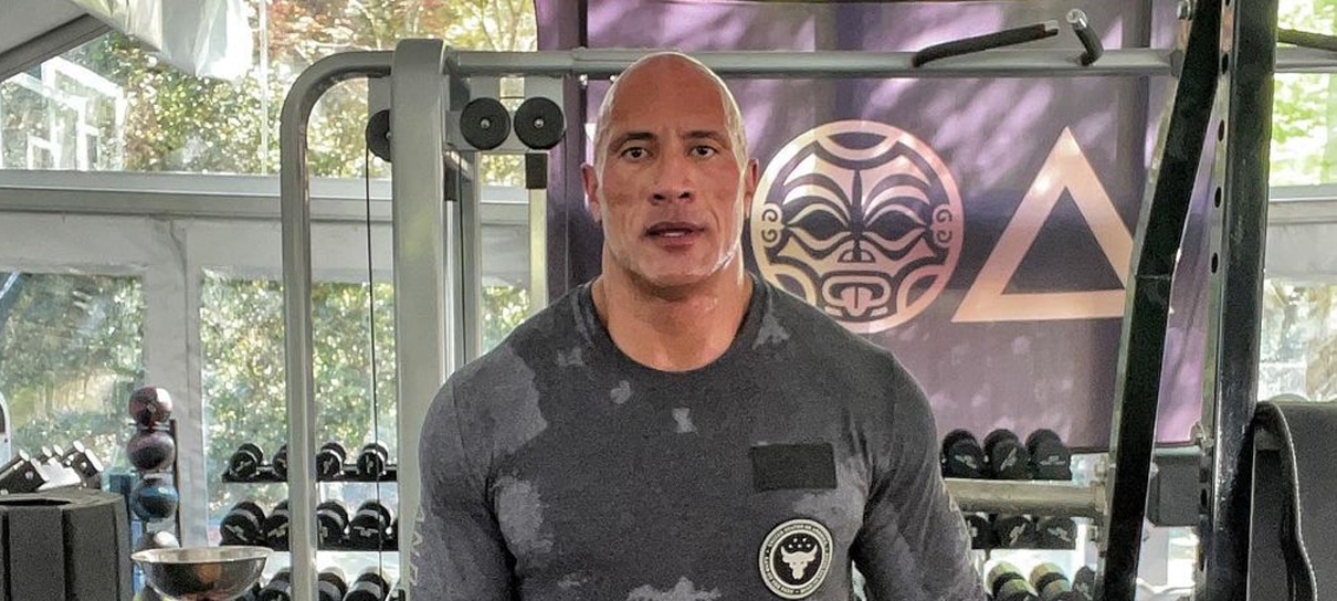 The Rock aparece mais forte do que nunca para dar detalhes sobre Adão Negro