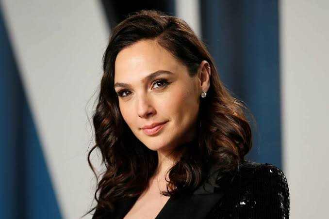 Gal Gadot é criticada após pedir união de Israel e vizinhos em meio a conflitos com palestinos