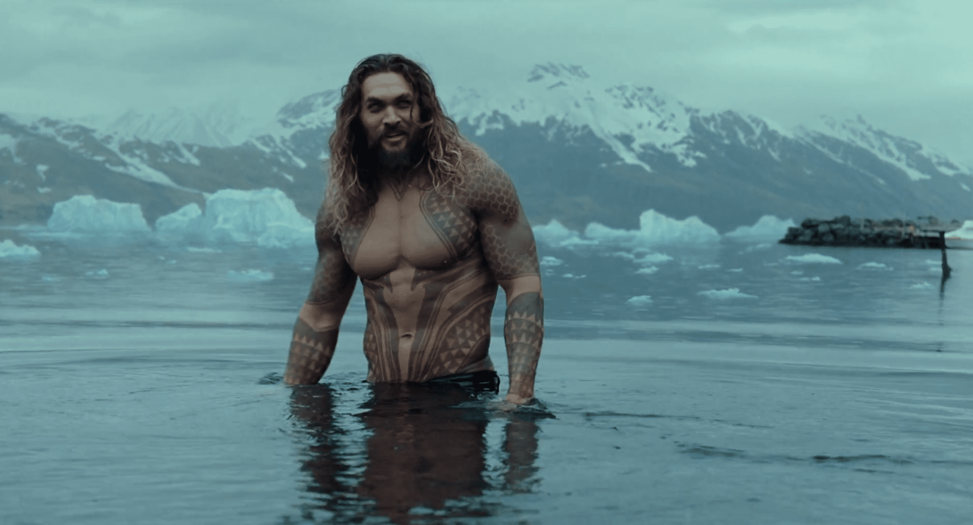 Jason Momoa diz que Aquaman 2 começou a ser produzido