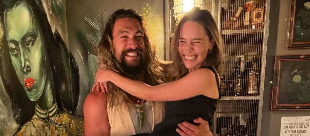 Game of Thrones | Jason Momoa e Emilia Clarke se encontram e postam fotos