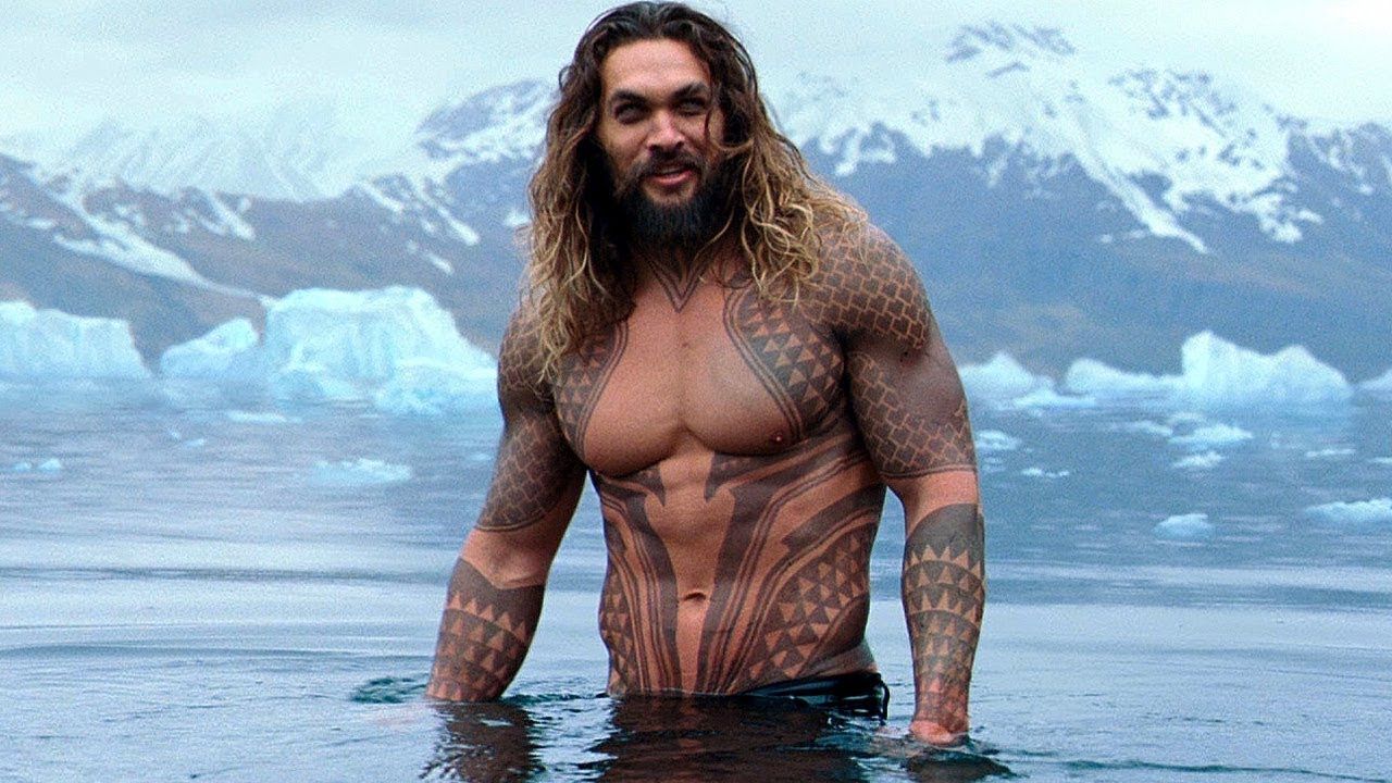 Jason Momoa entra na polêmica de Hollywood e afirma que é do time do banho