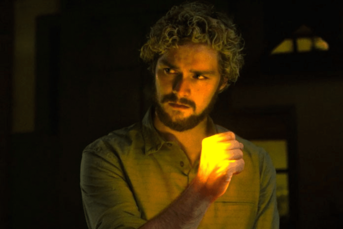 Punho de Ferro | Finn Jones revela interesse em voltar ao papel