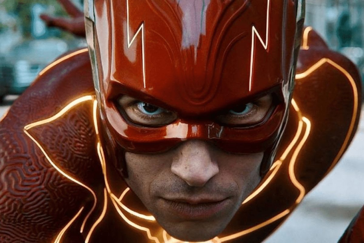 The Flash | Novo pôster do filme mostra o herói na bat-caverna