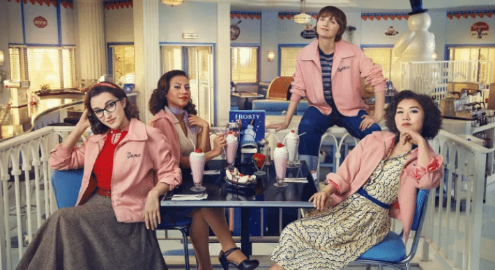 Grease: Rise of the Pink Ladies | Série ganha data de estreia no Brasil