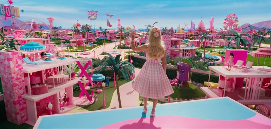 CRÍTICA | Barbie – Uma festa inundada de rosa que te convida a entrar na extravagância criativa de Gerwig