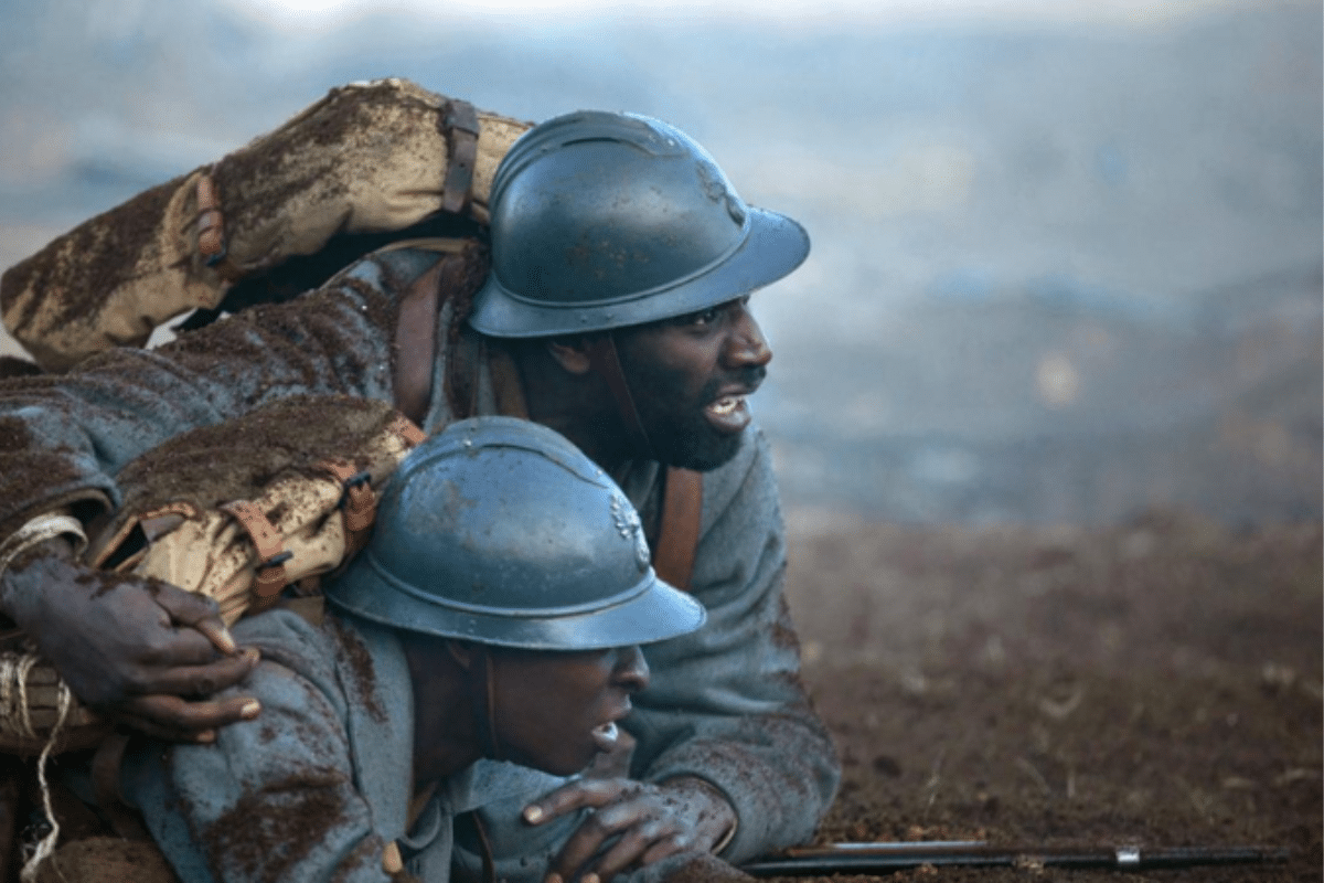 CRÍTICA | Herói de Sangue poderia ser um grandioso filme de Guerra, mas se acomoda nos ombros de Omar Sy