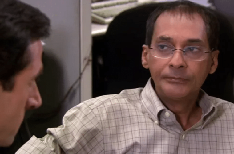 ranjit chowdhry em cena com steve carrell em the office 1587168475999 v2 1200x792 7d032d68