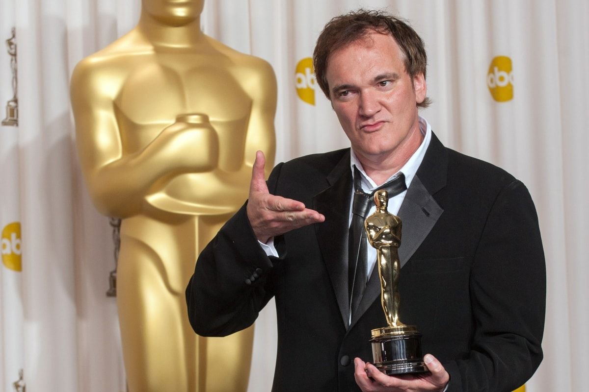 Fã viraliza nas redes sociais após pedir para Quentin Tarantino assinar o seu pé